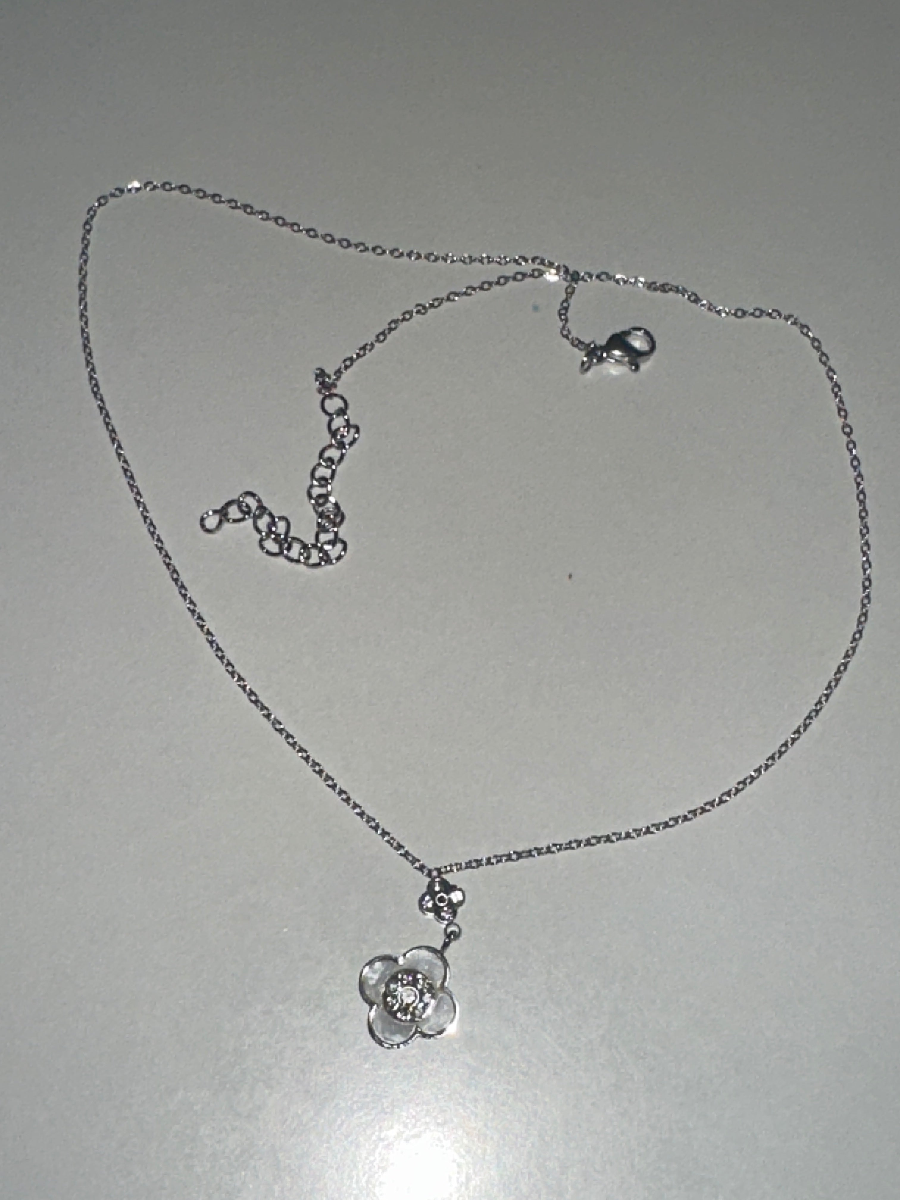 COLLIER EN ACIER INOXYDABLE ET NACRE