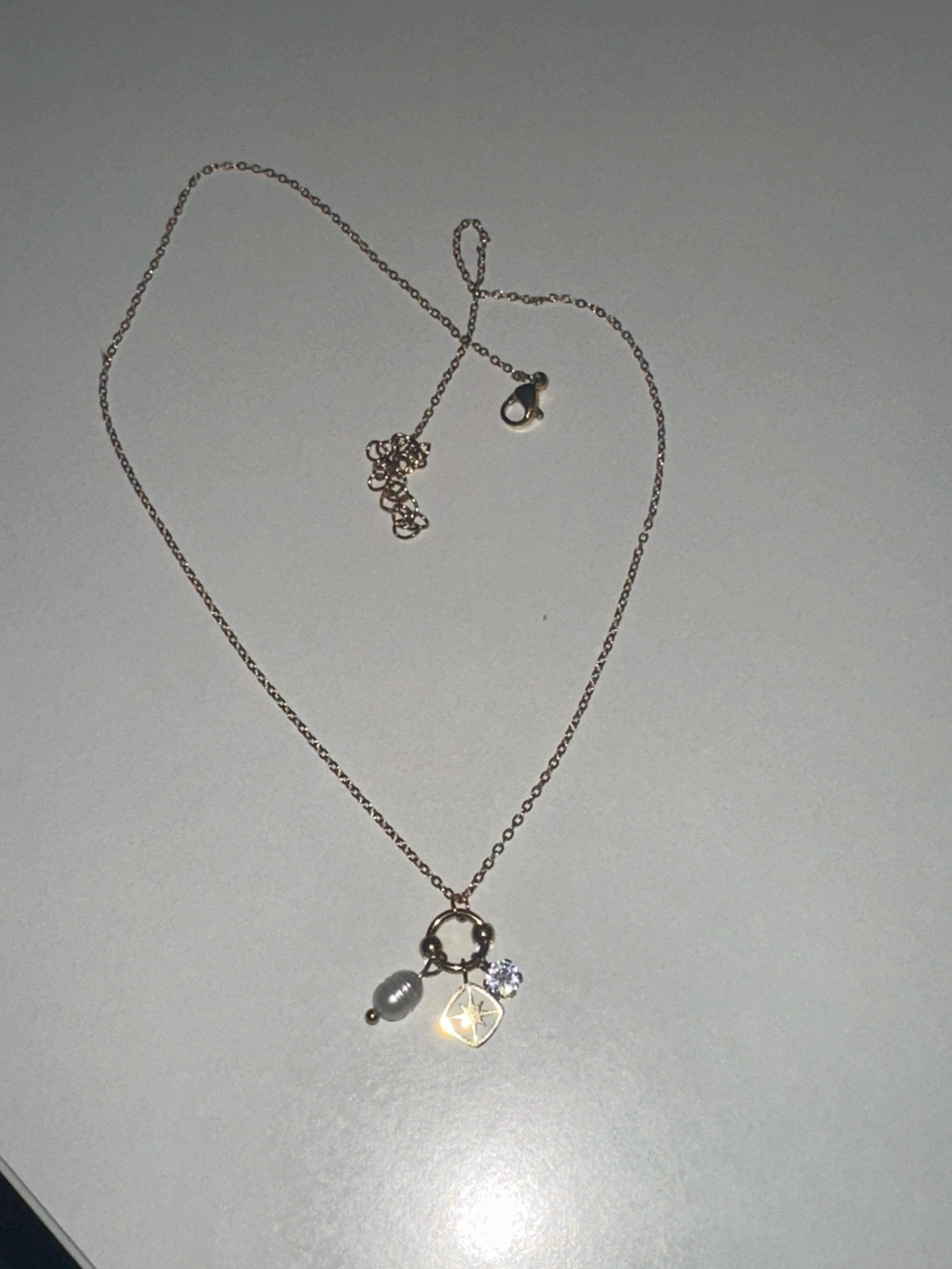 COLLIER EN ACIER INOXYDABLE ET NACRE